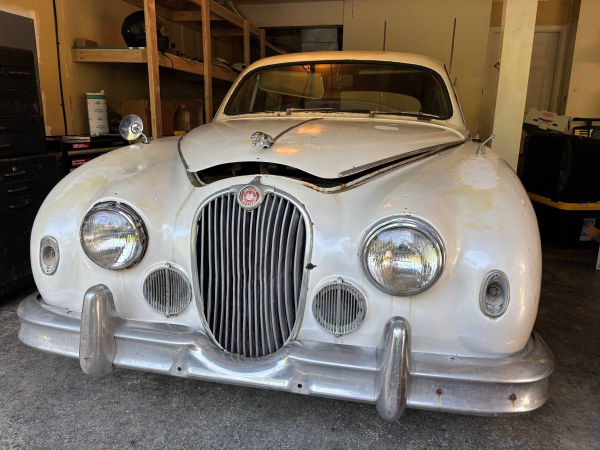 Jaguar-mk1-1957-white-4