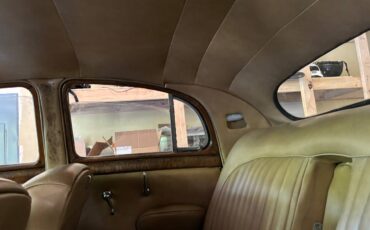 Jaguar-mk1-1957-white-7