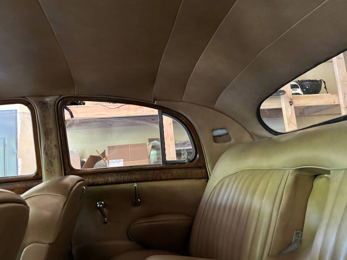 Jaguar-mk1-1957-white-7