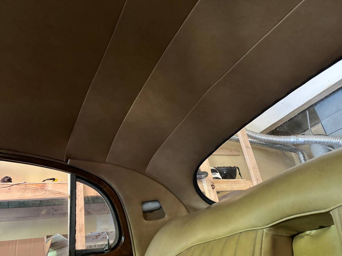 Jaguar-mk1-1957-white-9