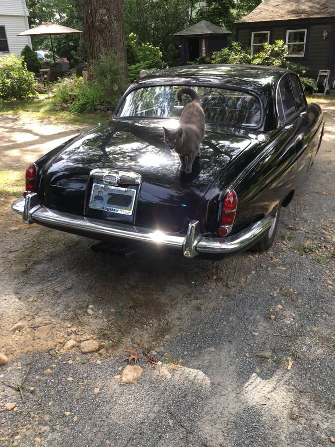 Jaguar-mk10-1964-black-4