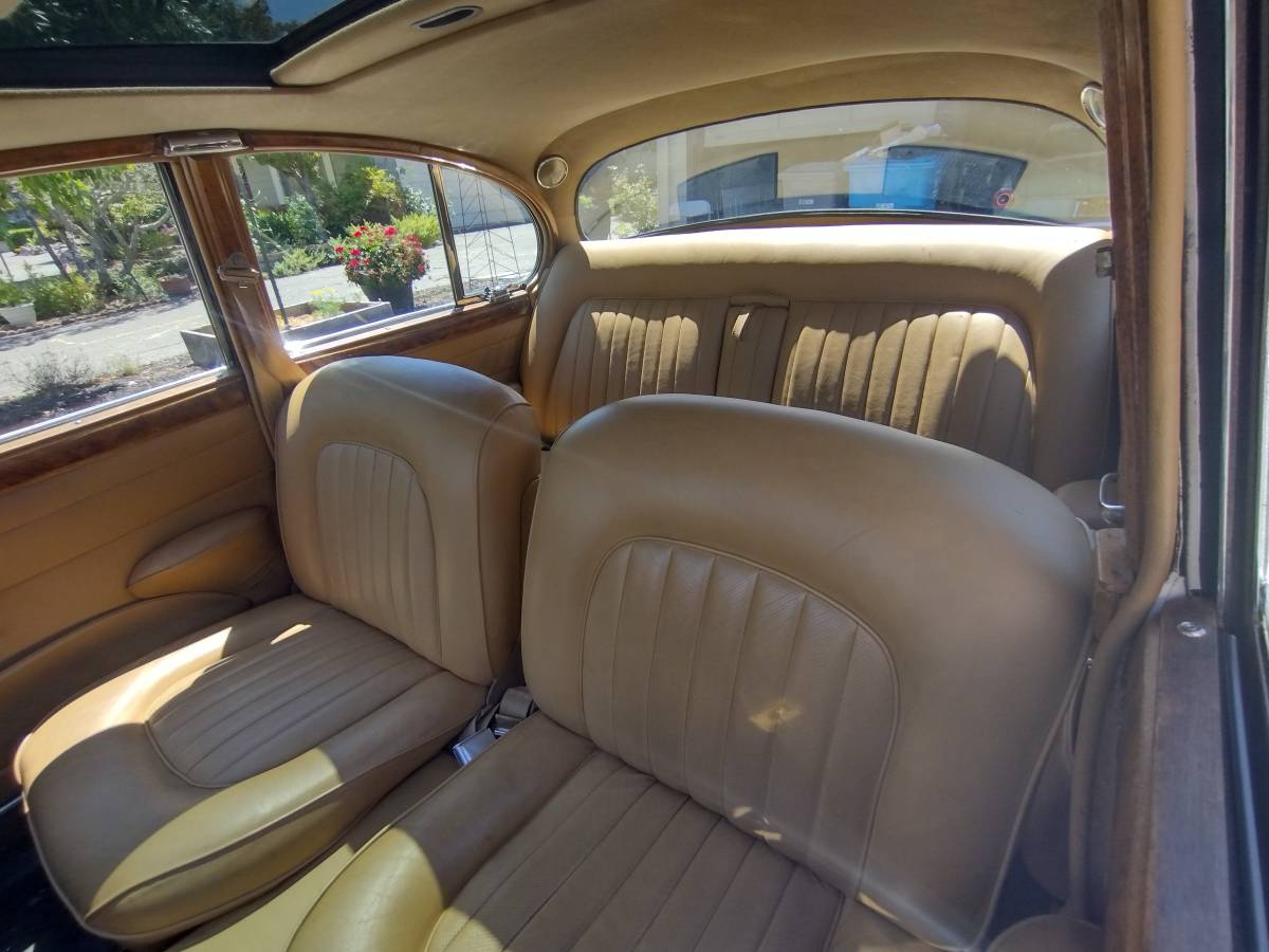 Jaguar-mk2-1960-white-14