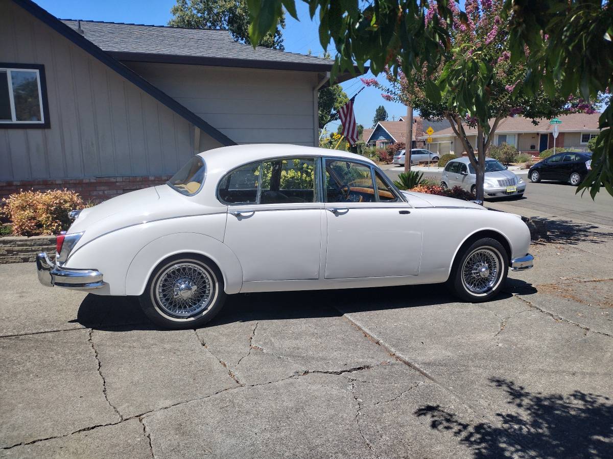 Jaguar-mk2-1960-white-3