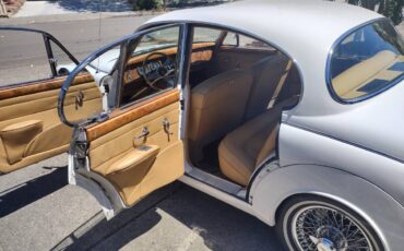 Jaguar-mk2-1960-white-9