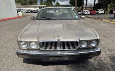 Jaguar-vanden-plas-1988-1