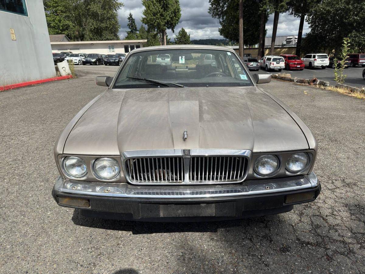 Jaguar-vanden-plas-1988-1