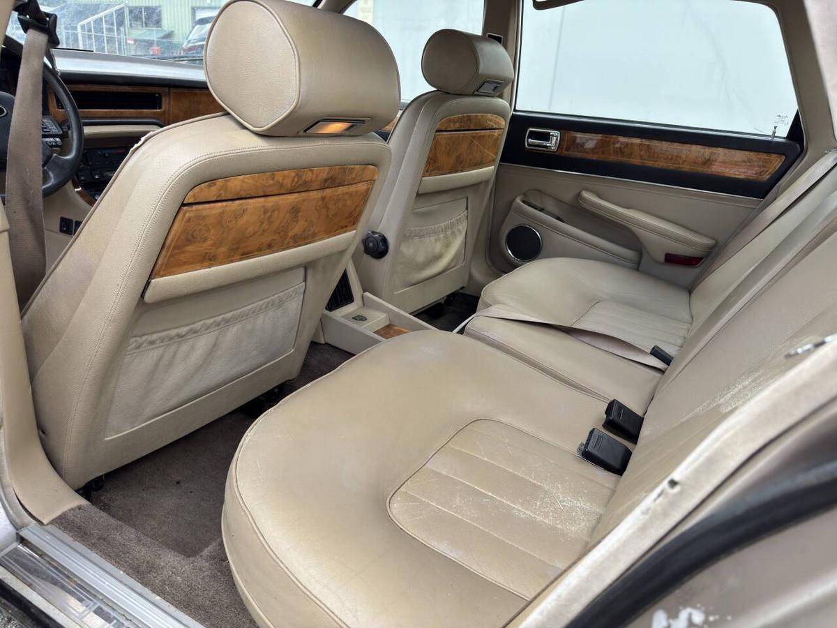 Jaguar-vanden-plas-1988-12