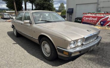 Jaguar-vanden-plas-1988-2