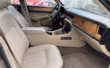 Jaguar-vanden-plas-1988-21