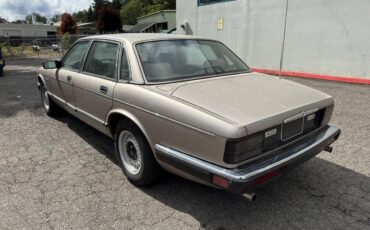 Jaguar-vanden-plas-1988-6