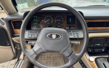 Jaguar-vanden-plas-1988-9