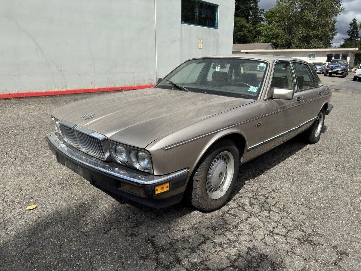 Jaguar-vanden-plas-1988