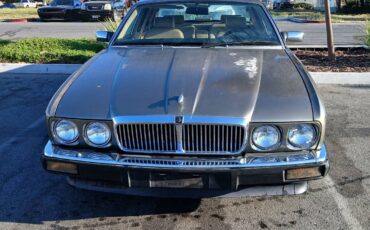 Jaguar-vanden-plas-1989-green-2