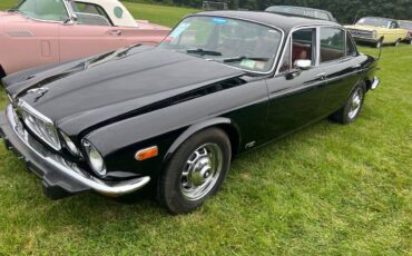 Jaguar-xj-1974-black-10