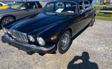 Jaguar-xj-1974-black-2