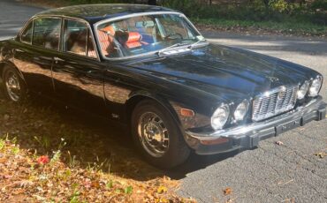 Jaguar-xj-1974-black