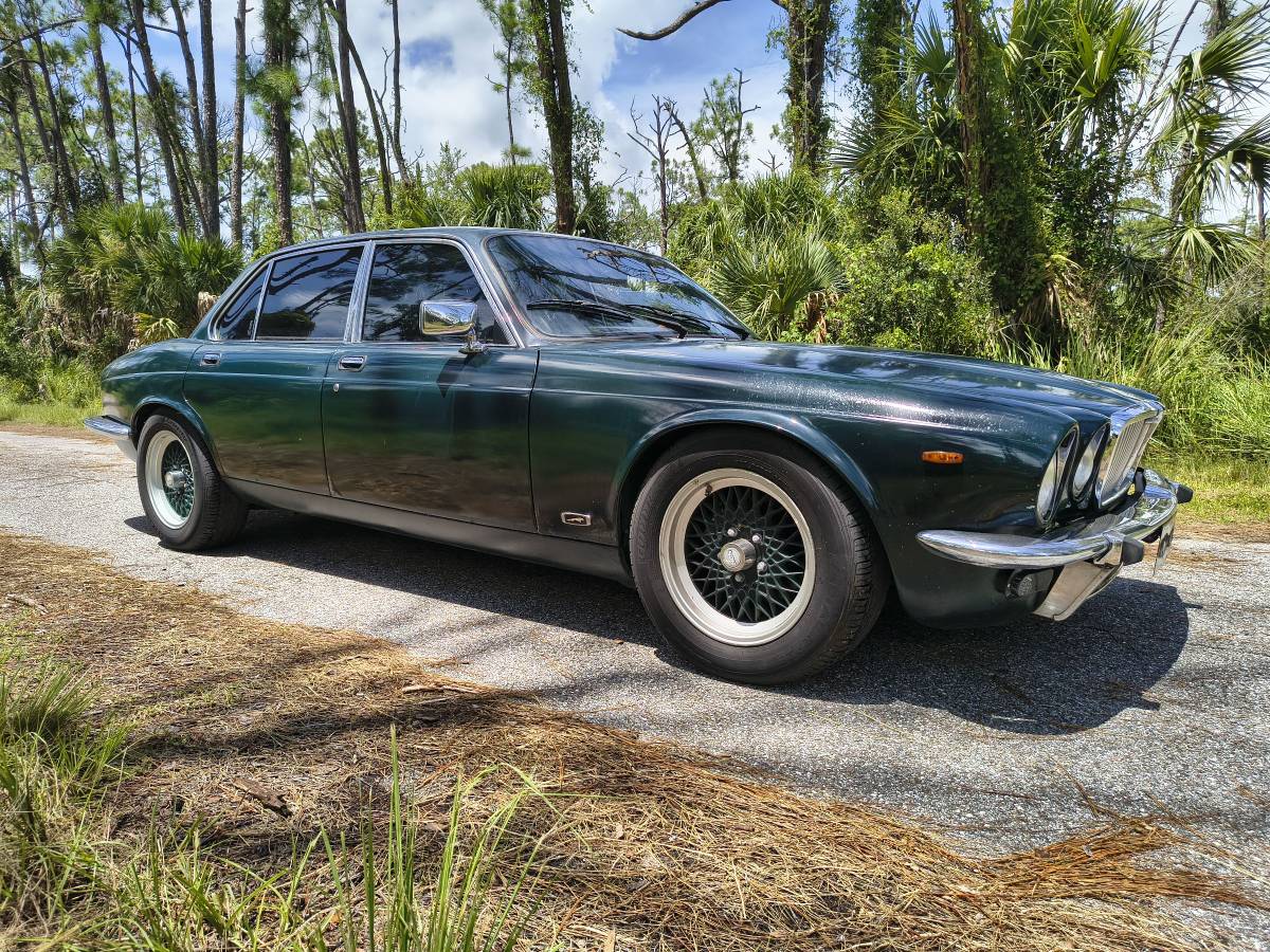 Jaguar-xj-1983-green-1
