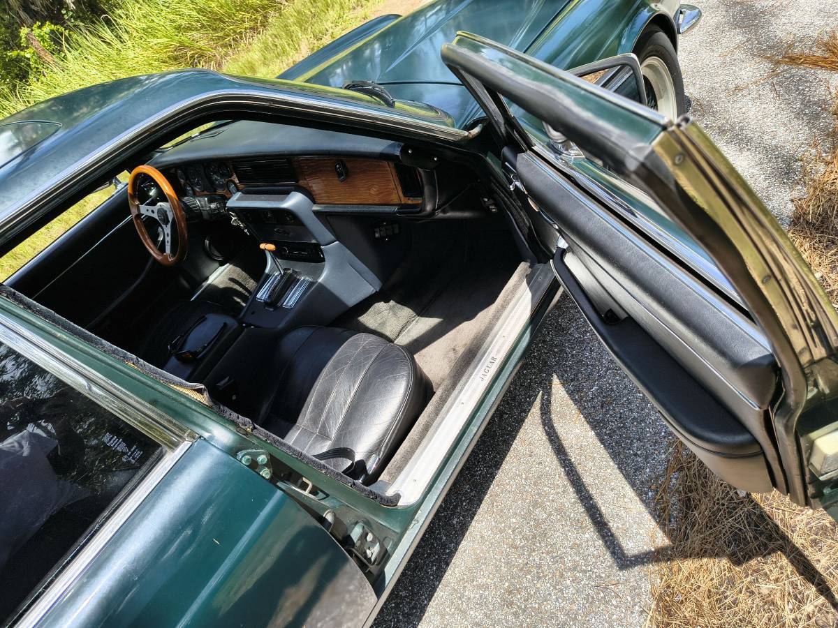 Jaguar-xj-1983-green-16