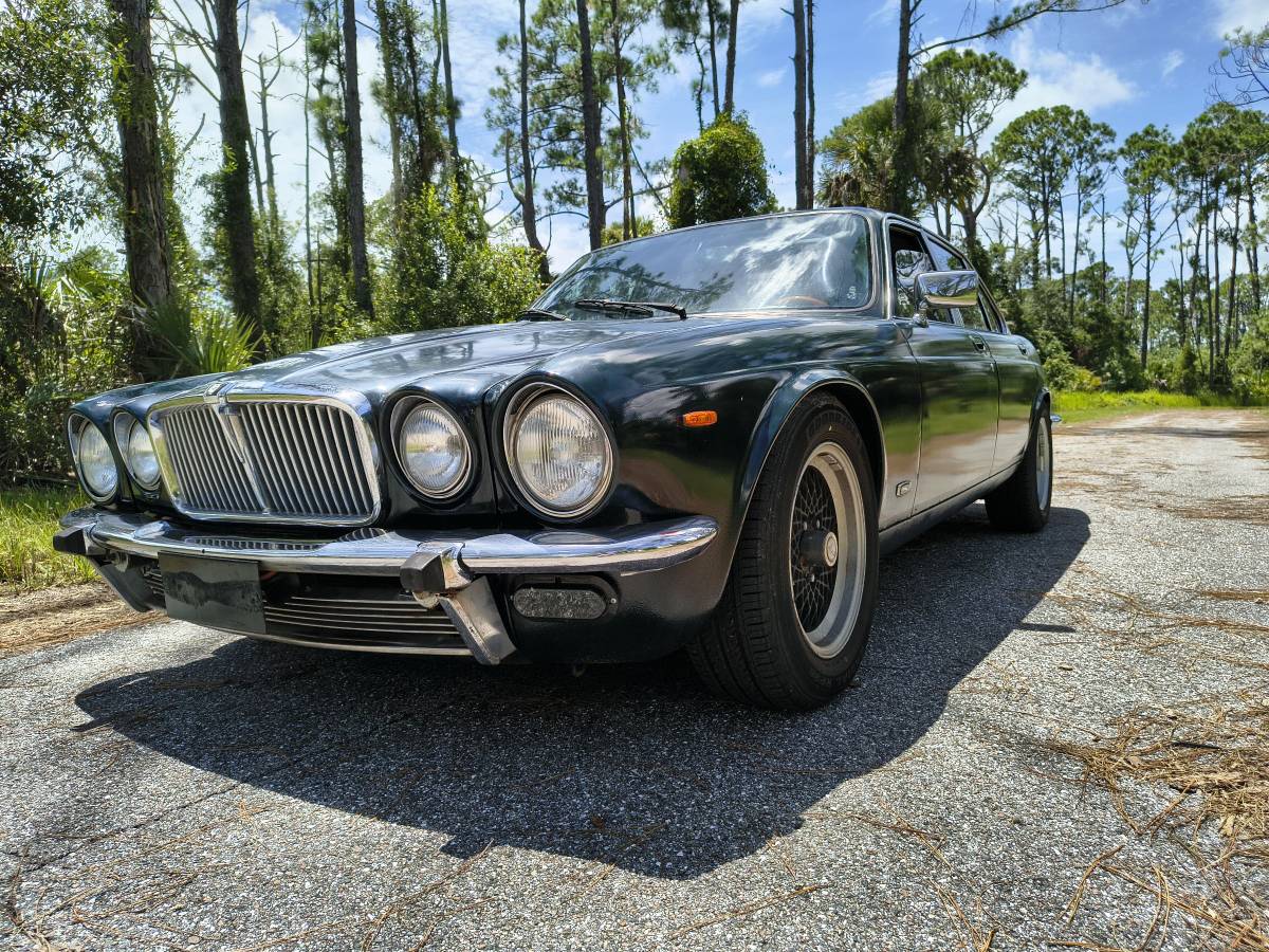 Jaguar-xj-1983-green-5