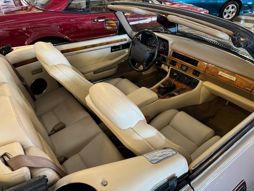 Jaguar-xj-series-1995-silver-51