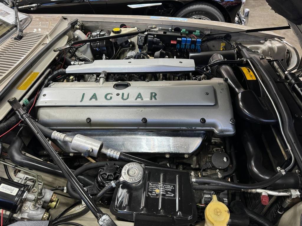 Jaguar-xj-series-1995-silver-69