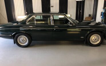 Jaguar-xj-vanden-plas-1989-green