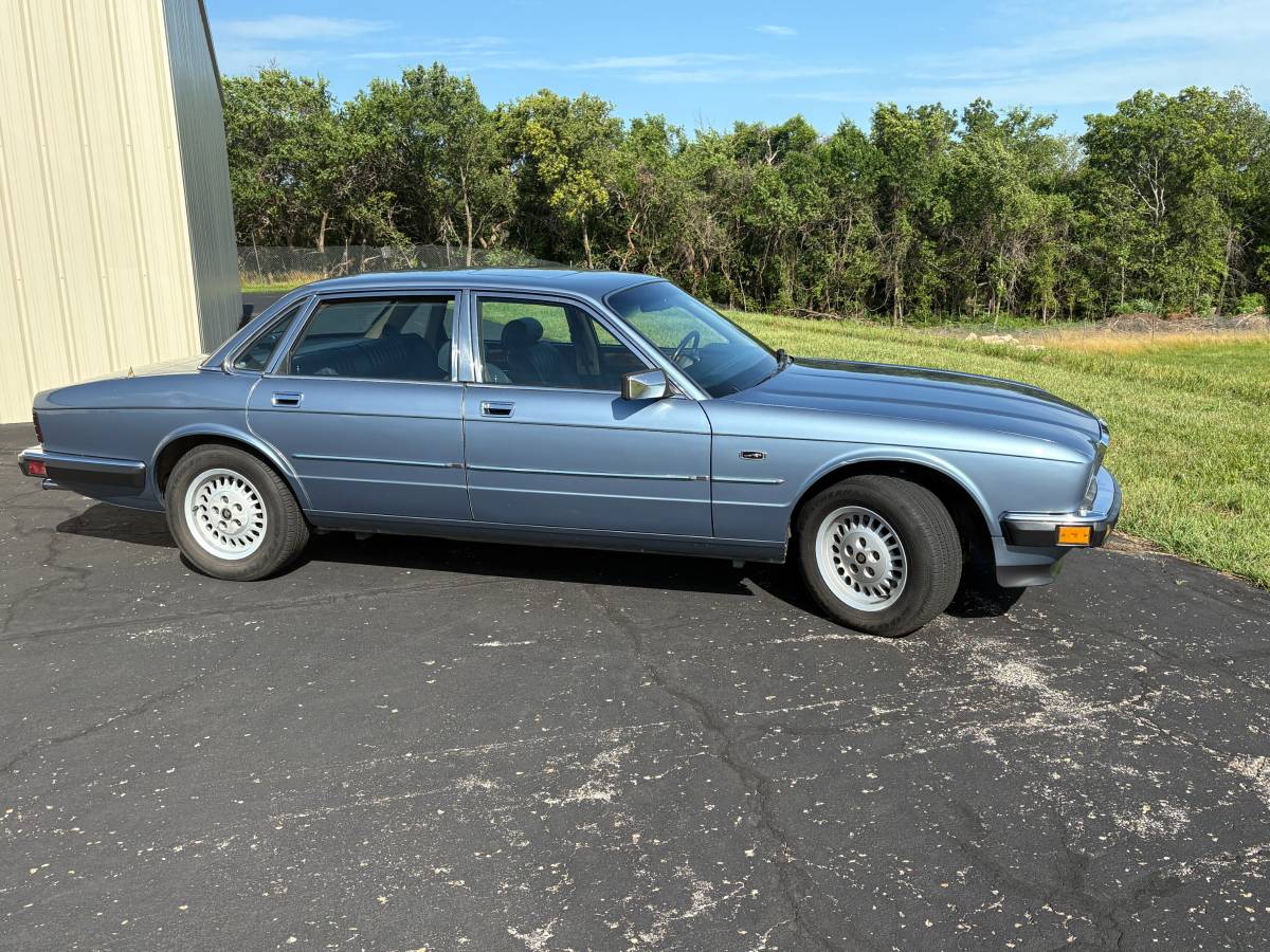 Jaguar-xj6-1988-blue-2
