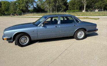 Jaguar-xj6-1988-blue