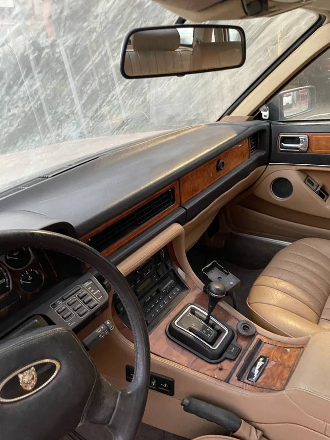 Jaguar-xj6-1990-red-37