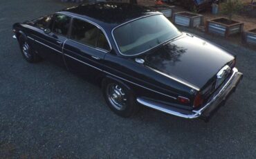 Jaguar-xj6-l-1974-blue-10
