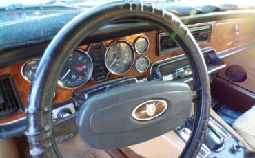 Jaguar-xj6-l-1974-blue-12