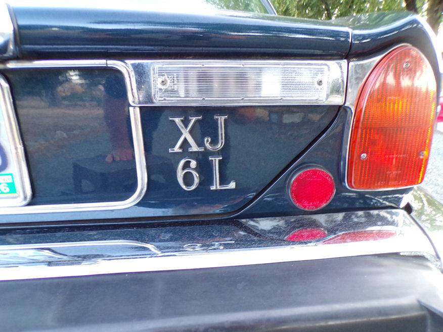 Jaguar-xj6-l-1974-blue-14