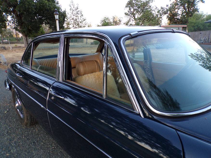 Jaguar-xj6-l-1974-blue-15