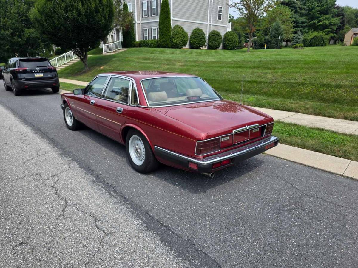 Jaguar-xj6-sovereign-1990-red-2