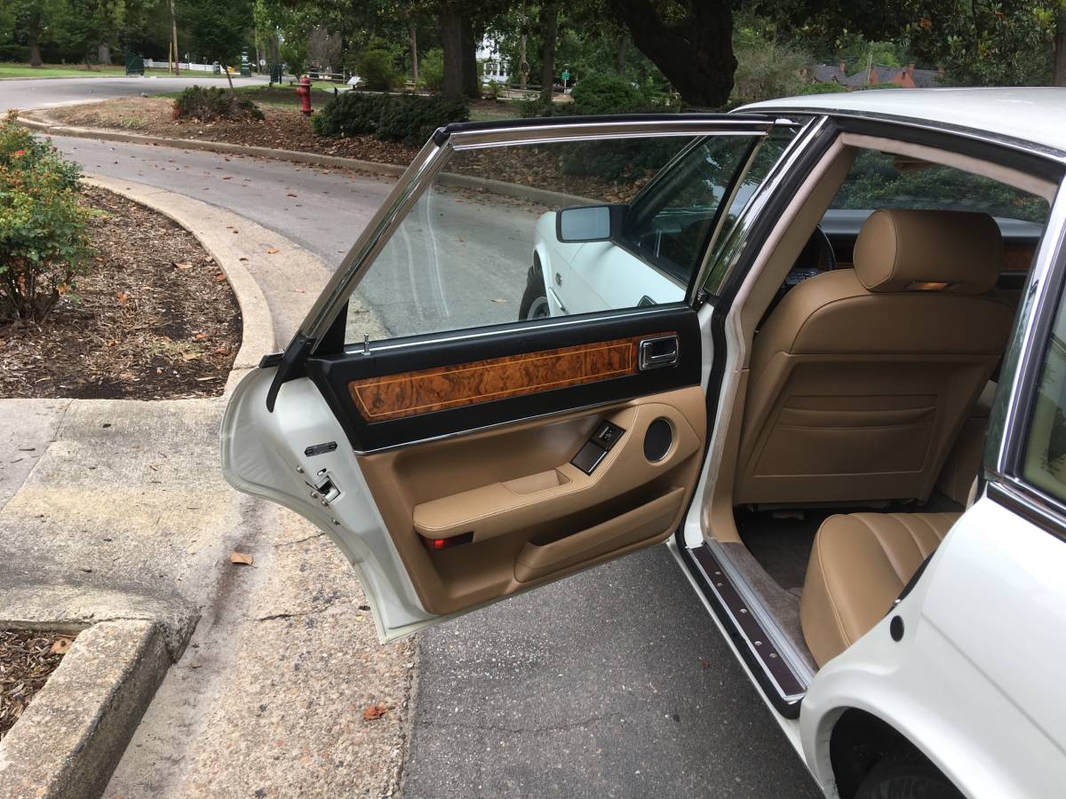 Jaguar-xj6-sovereign-1990-white-3