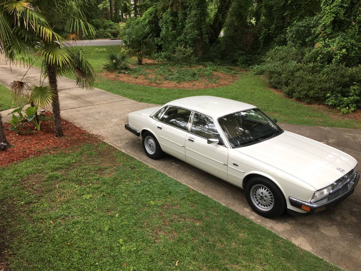 Jaguar-xj6-sovereign-1990-white-5