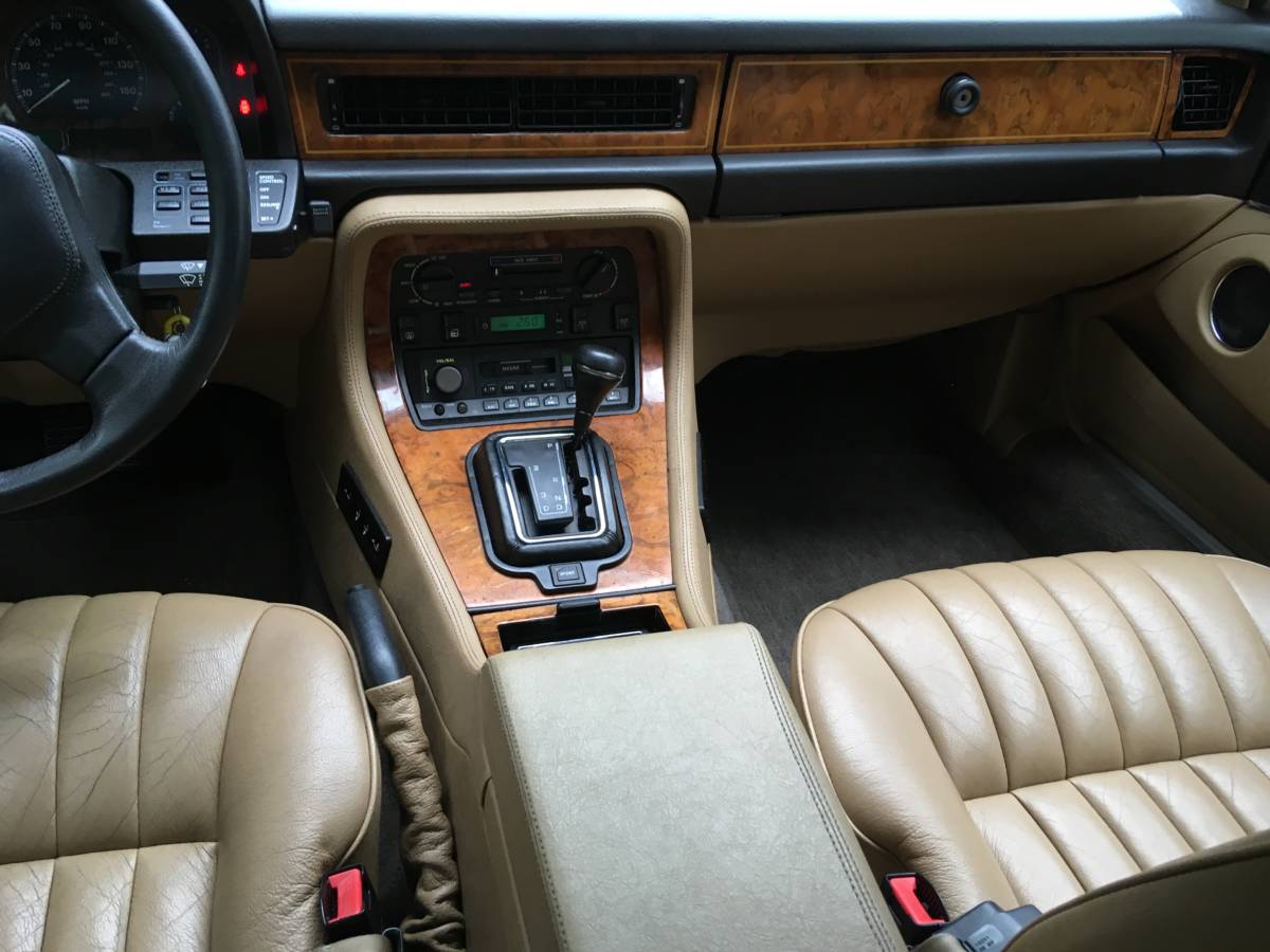 Jaguar-xj6-sovereign-1990-white-9