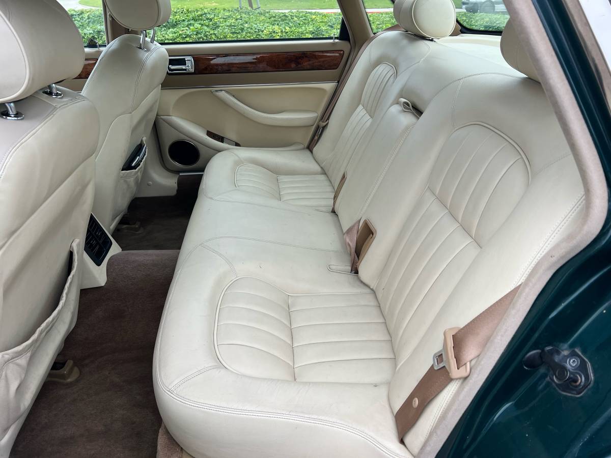 Jaguar-xj6-sovereign-1995-green-13