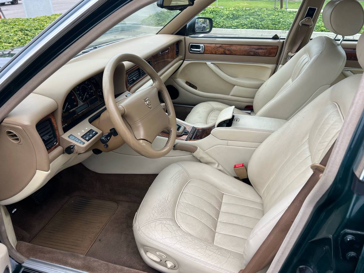 Jaguar-xj6-sovereign-1995-green-19