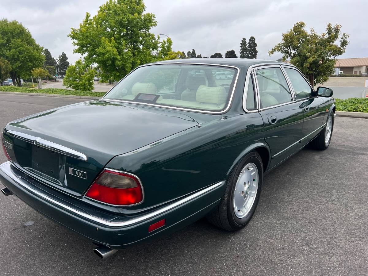 Jaguar-xj6-sovereign-1995-green-8