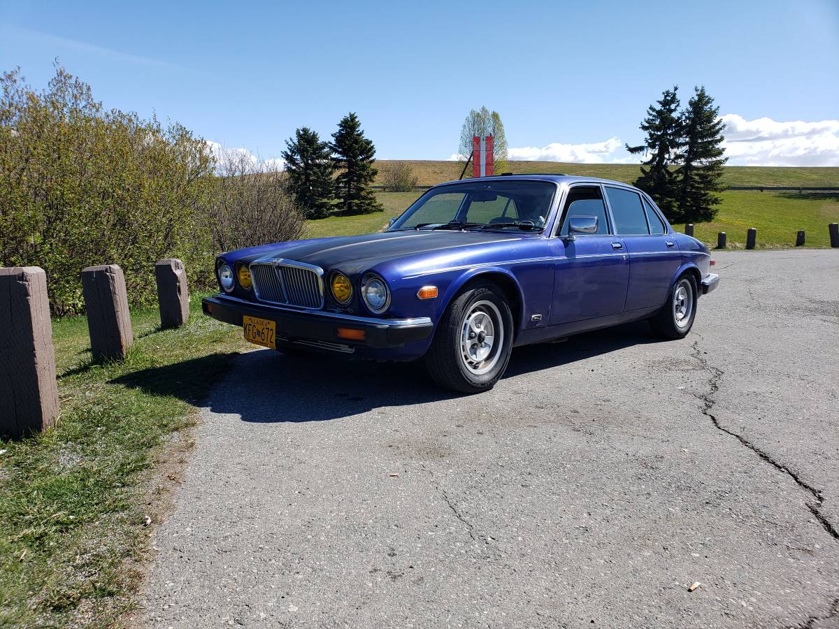 Jaguar-xj6-vanden-plas-1983-blue-5