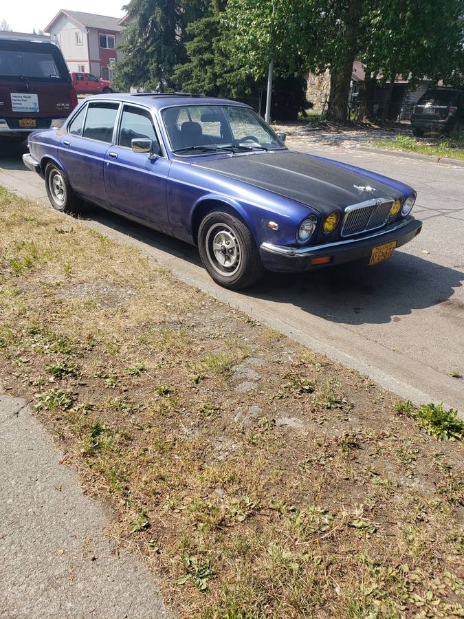 Jaguar-xj6-vanden-plas-1983-blue-7
