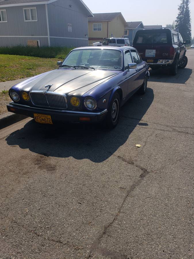 Jaguar-xj6-vanden-plas-1983-blue-8