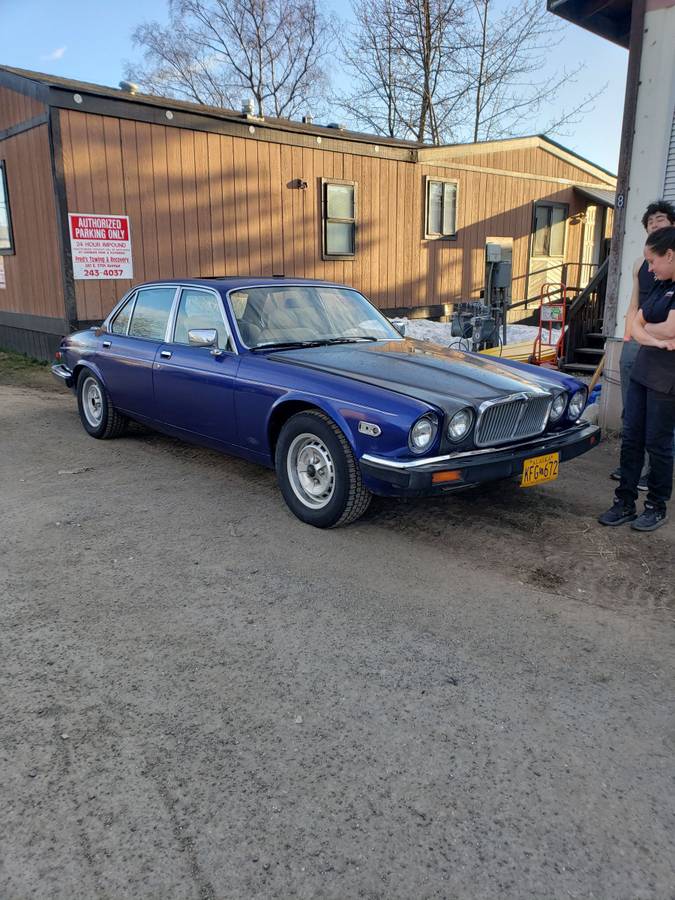 Jaguar-xj6-vanden-plas-1983-blue