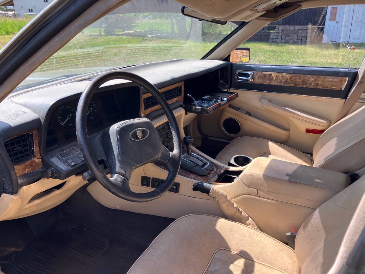 Jaguar-xj6-vanden-plas-1987-11