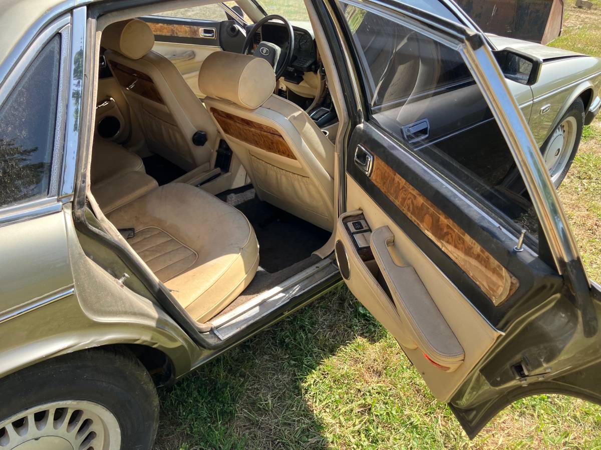 Jaguar-xj6-vanden-plas-1987-13