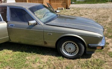 Jaguar-xj6-vanden-plas-1987-14