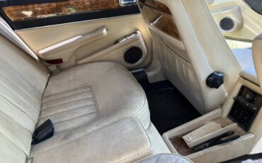 Jaguar-xj6-vanden-plas-1987-16