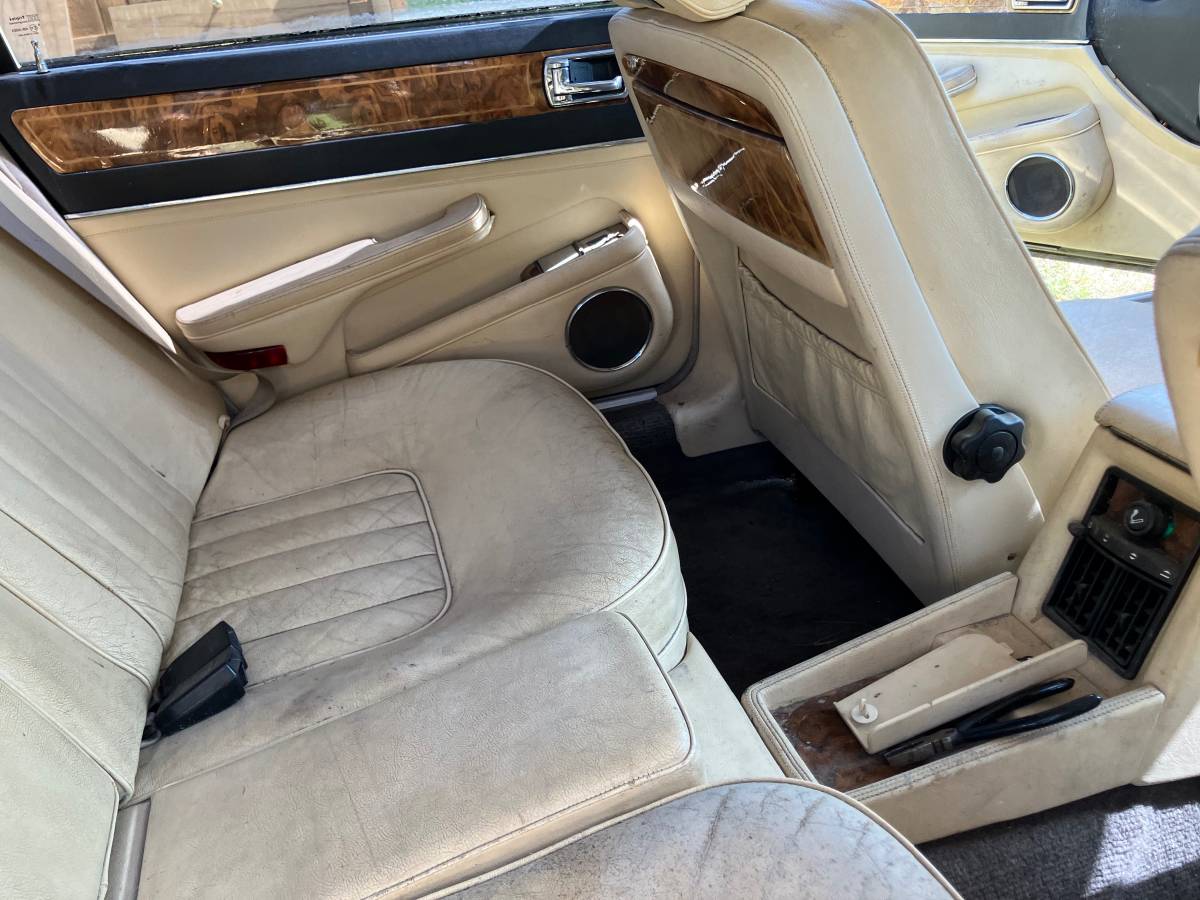 Jaguar-xj6-vanden-plas-1987-16