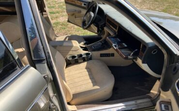 Jaguar-xj6-vanden-plas-1987-18